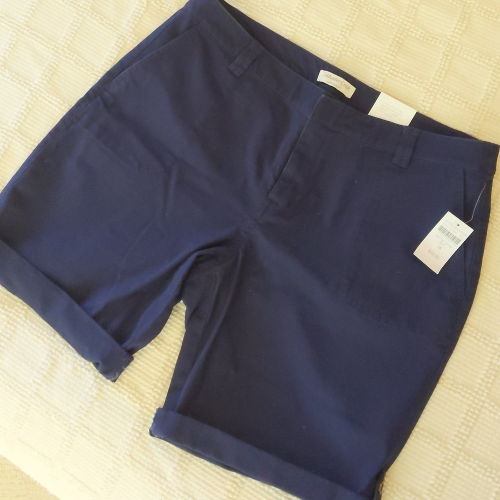 NWT ✨ Roll Tab Canvas Short in Navy